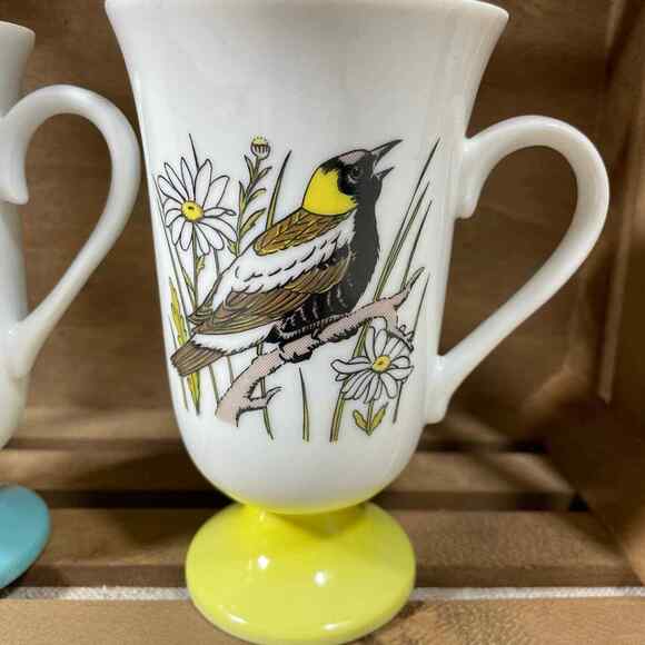 Fred Roberts Vintage Song Birds Set of Two Pedestal Coffee Mugs - Irish Coffee - Picture 3 of 10